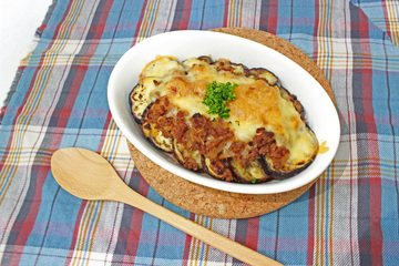 ひき肉とナスのトマトグラタン